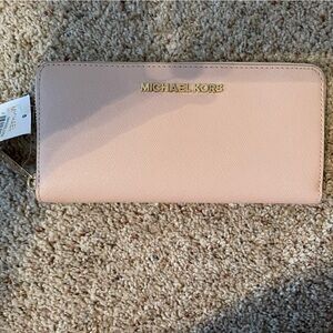 New Michael Kors Blush Pink Wallet
